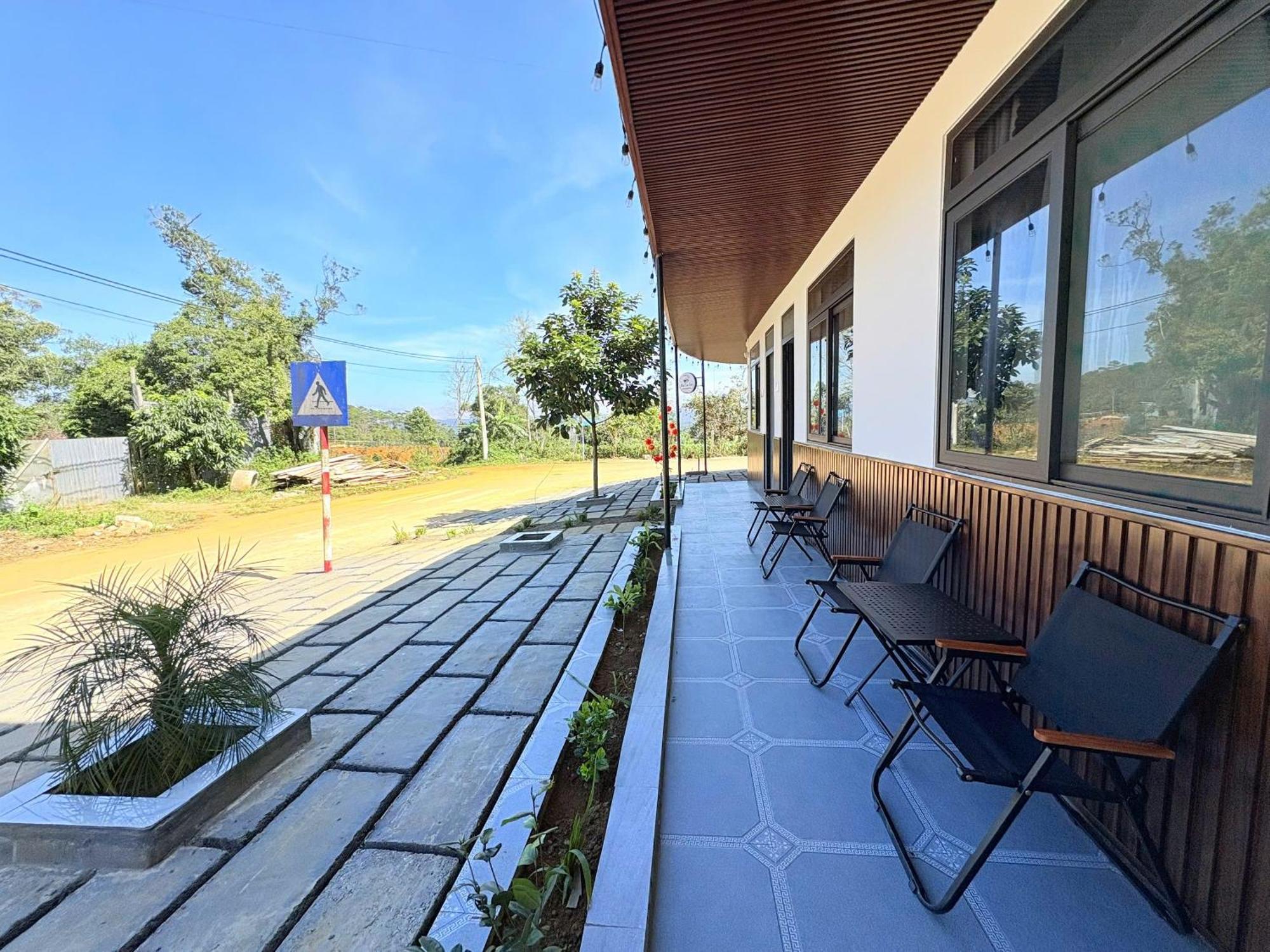 Homestay Nha Cua Gao Kon Tum Exterior photo